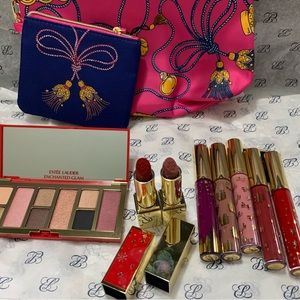 Estée Lauder 7 pure color lipsticks, one - 9 shadow pallet and bag set. All new